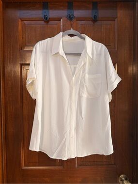 Crisp White Short Sleeve Blouse with Chest Pocket